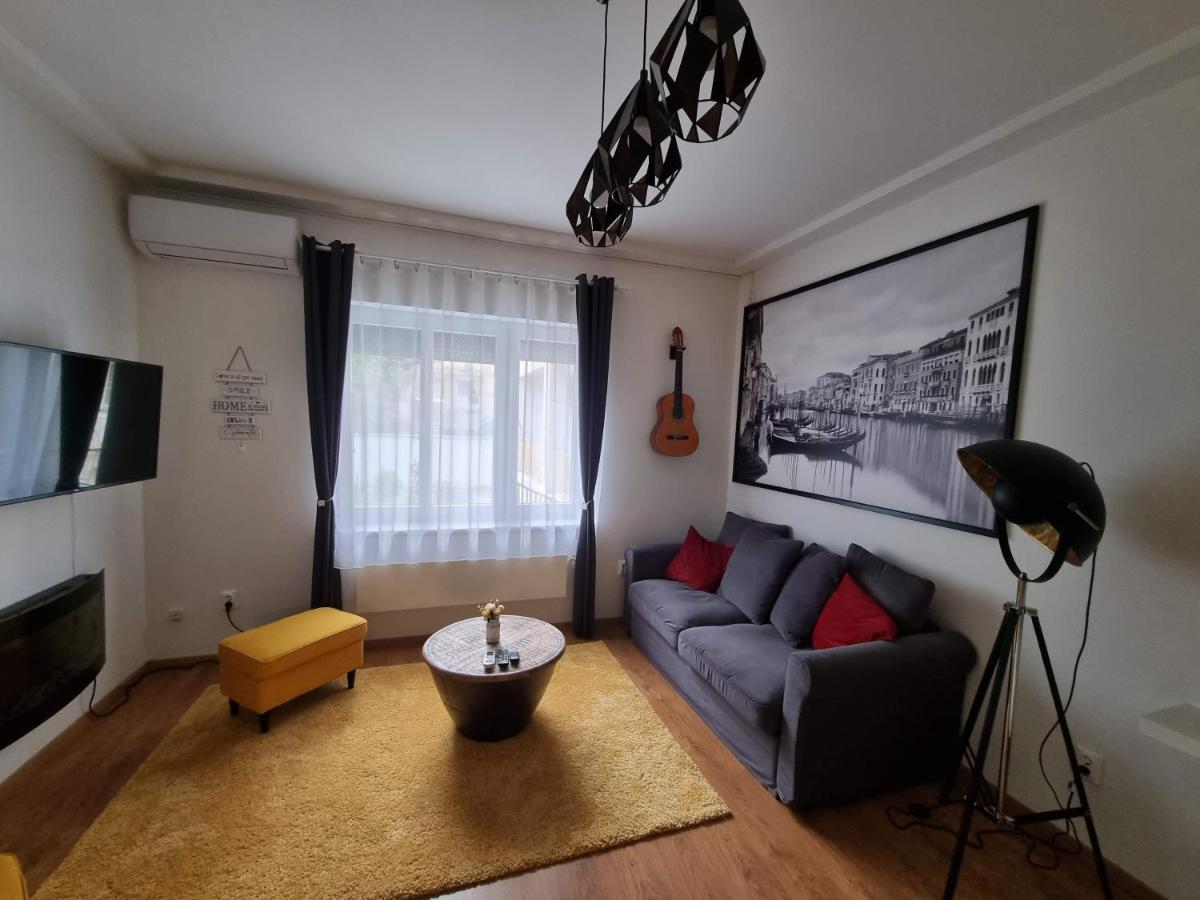 Flóra apartman Szeged Exterior foto