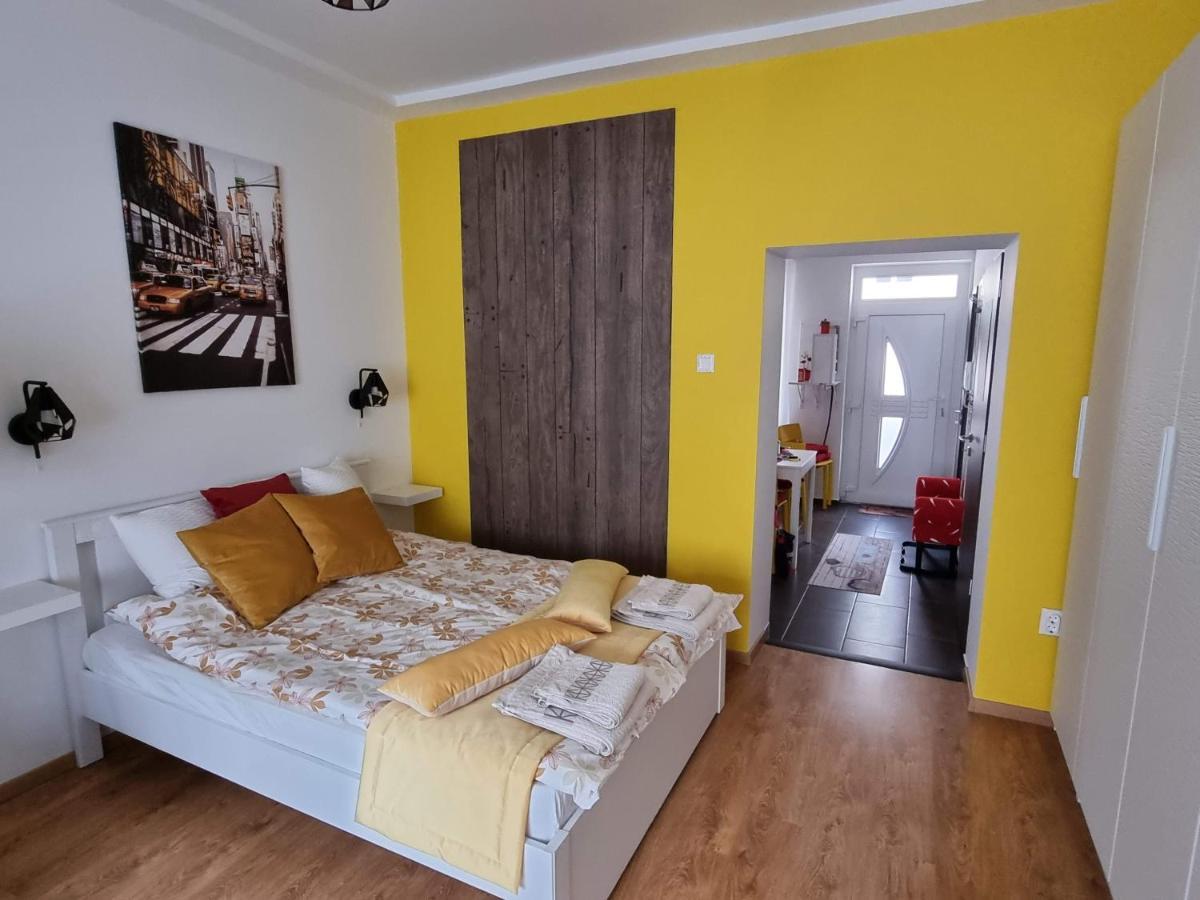 Flóra apartman Szeged Exterior foto
